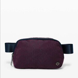 Lululemon Everywhere Belt Bag 1L Stacked Jacquard Black Cherry Nocturnal Teal